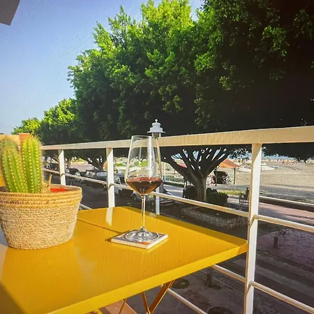 公寓 Newly Renovated In *